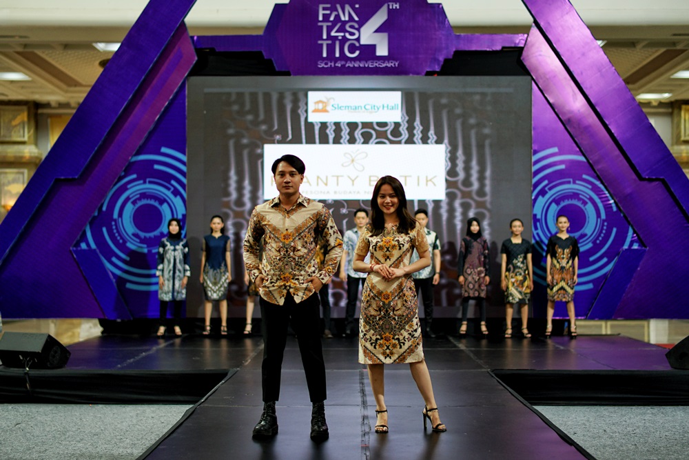 Fashion Show Hari Batik Nasional