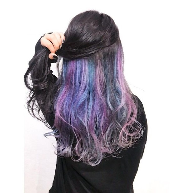 Gaya rambut Colorfull